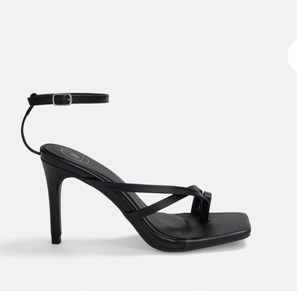 Black cross toe heels